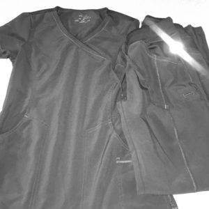 Cherokee Infinity Scrub Set